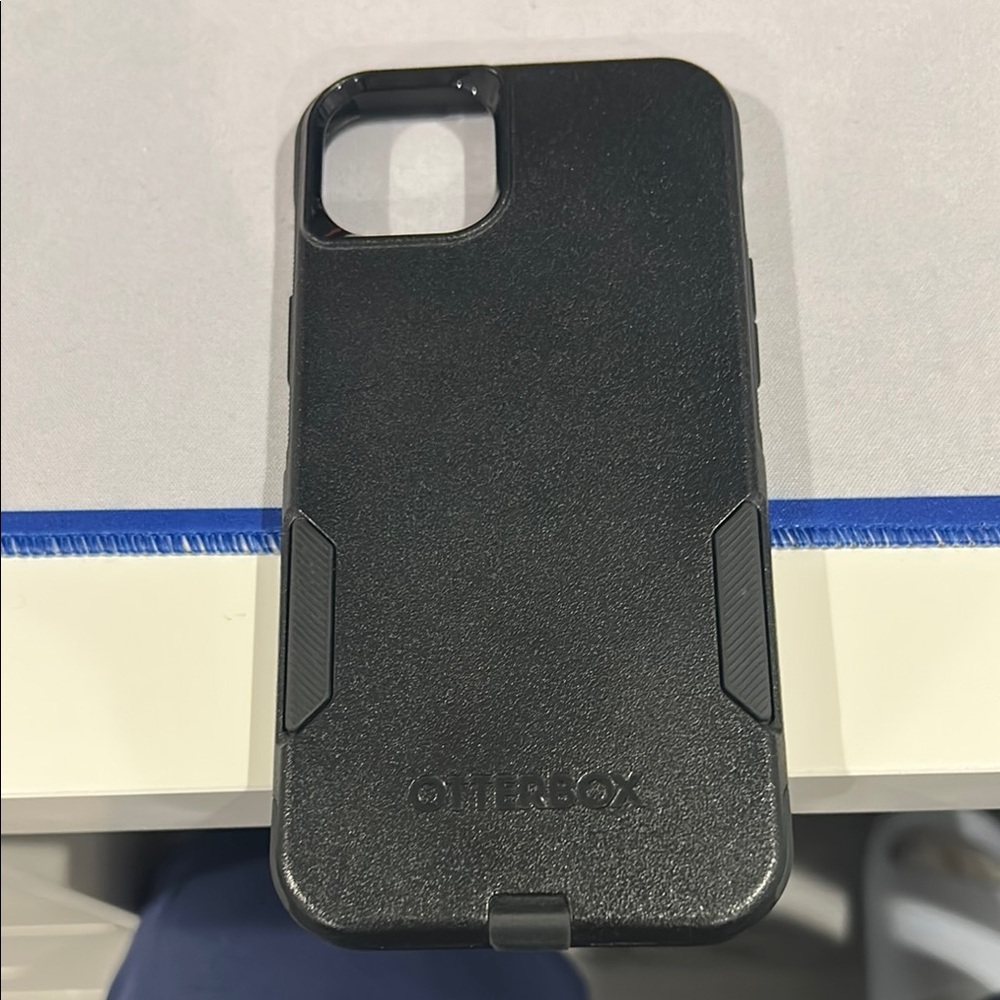 OtterBox Sleek Black Phone Case